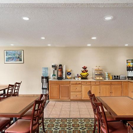 The Cayuga Inn At The Finger Lakes オーバーン エクステリア 写真