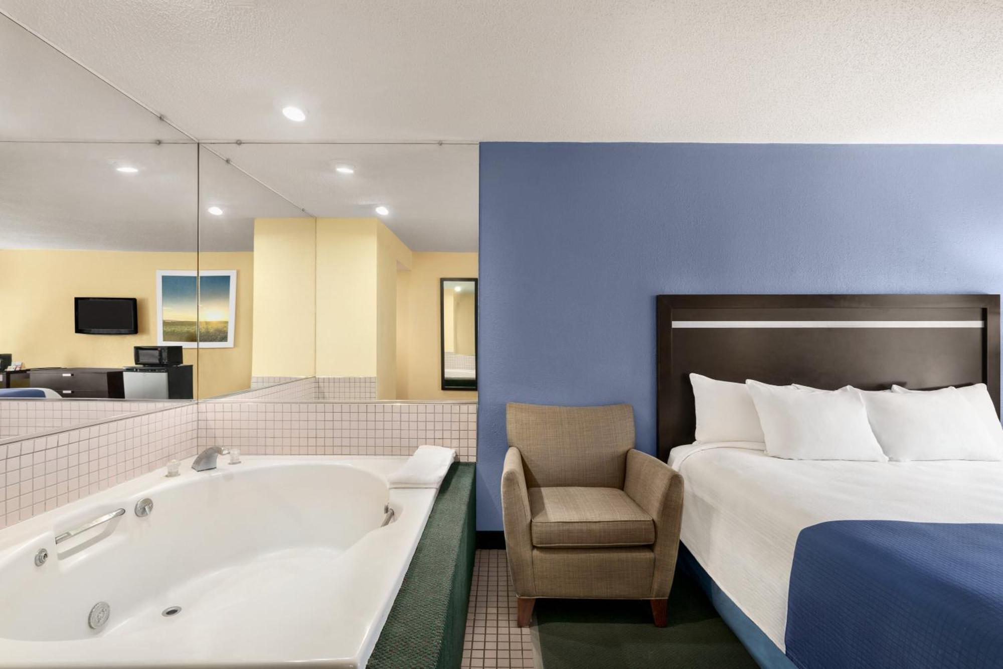 The Cayuga Inn At The Finger Lakes オーバーン エクステリア 写真