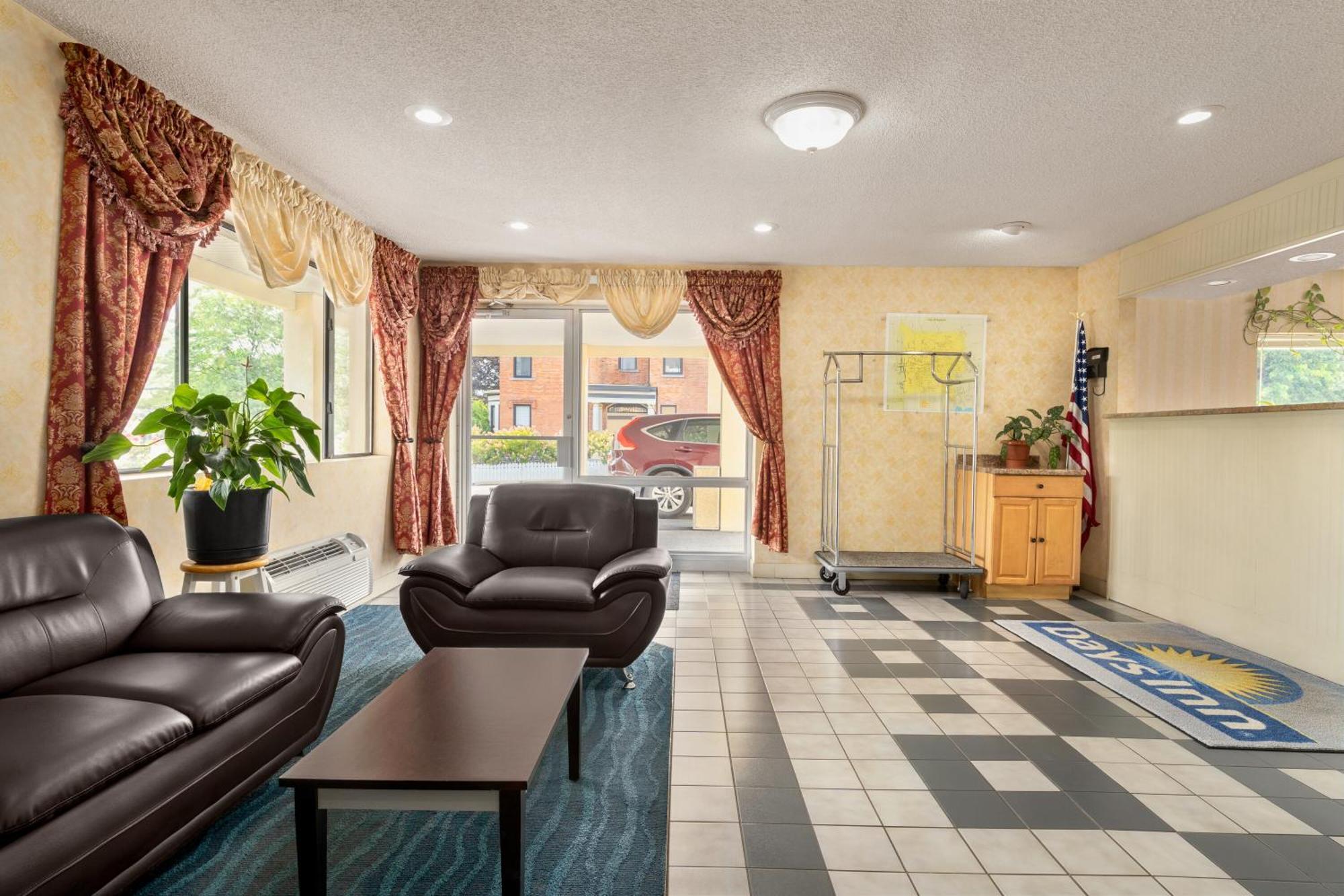 The Cayuga Inn At The Finger Lakes オーバーン エクステリア 写真